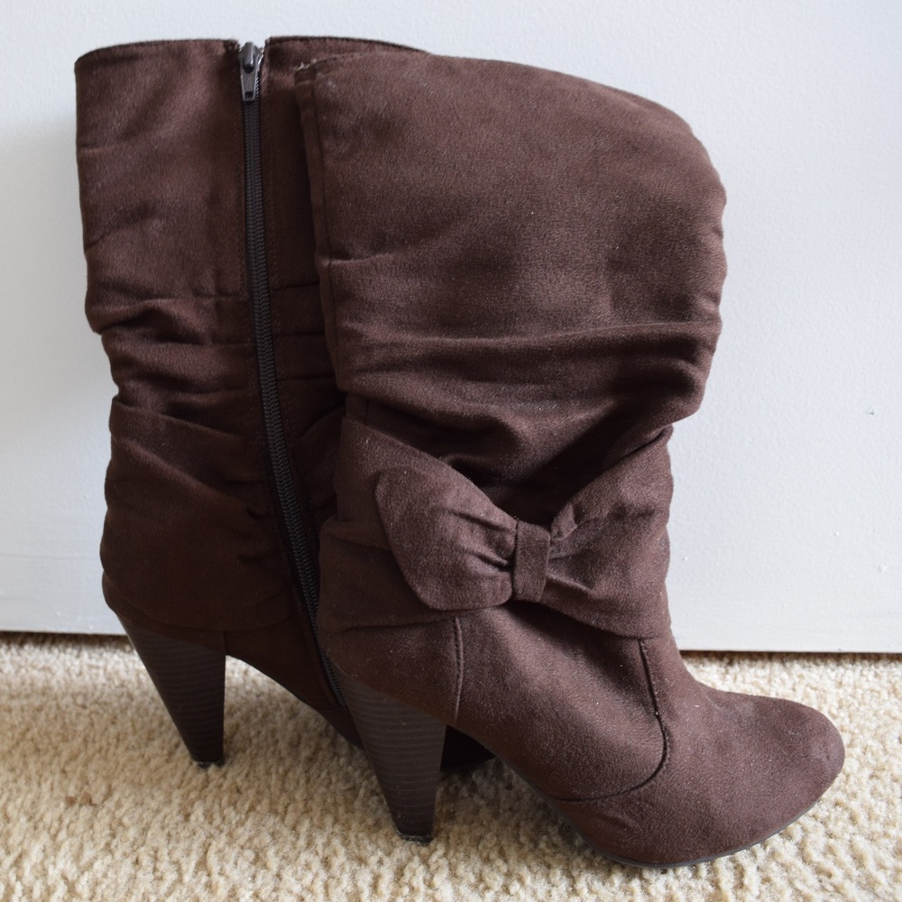 Brown Suede Semi Slouched Mid Calf Heeled Boots w/ Bow | Size 6.5